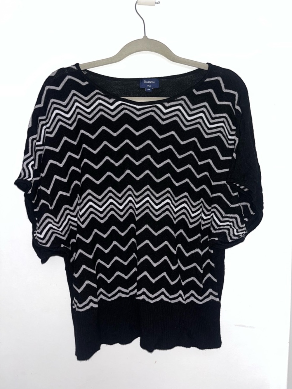 Y2K Black & White Zigzag Short Sleeve Crew Sweater